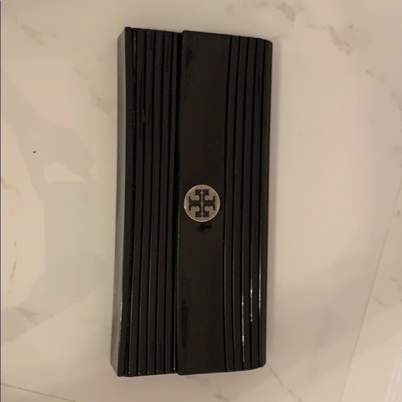Tory Burch Handbags - Tory Burch Resin Clutch Tory Burch Handbags - Tory Burch Resin Clutch